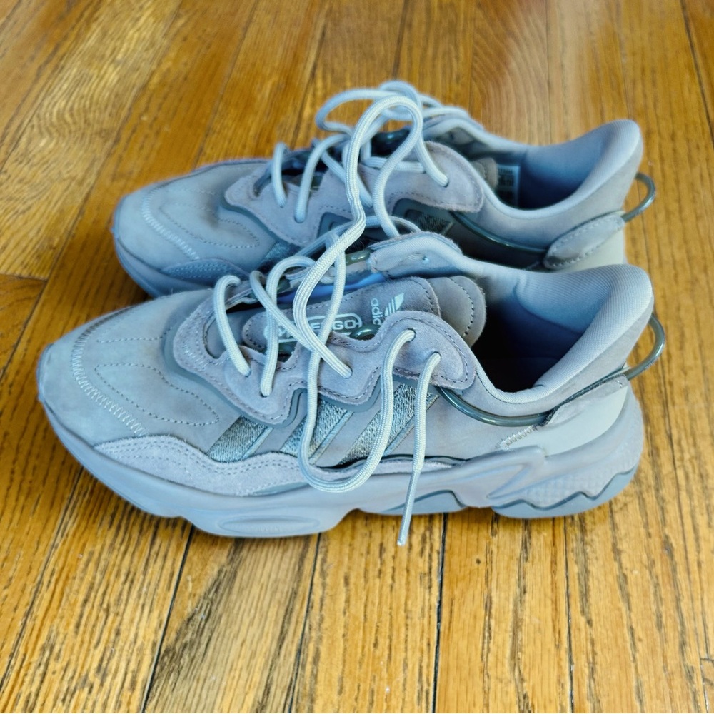 Adidas Sneakers